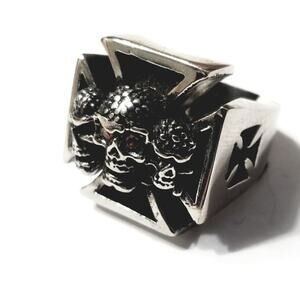 New‎ stainless steel skull ring size 10